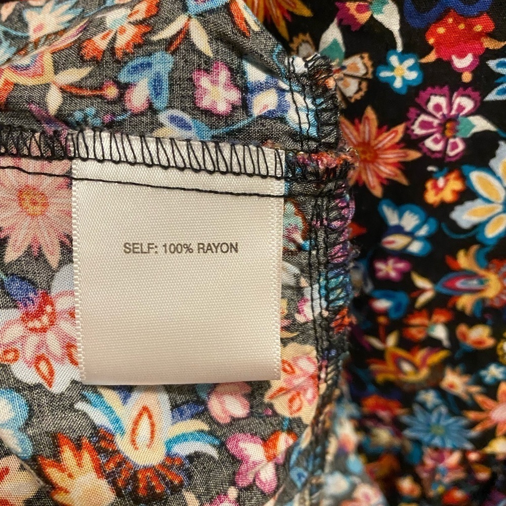 Jane And Delancey Floral Sleeveless V-Neck Boho Style Blouse. - Picture 5 of 5
